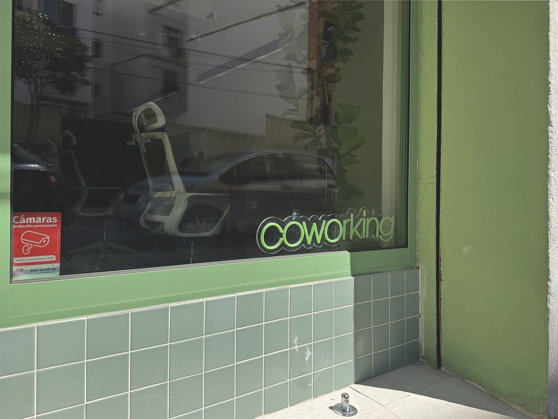 Espacio de trabajo coworking Benimaclet — luz y tranquilidad