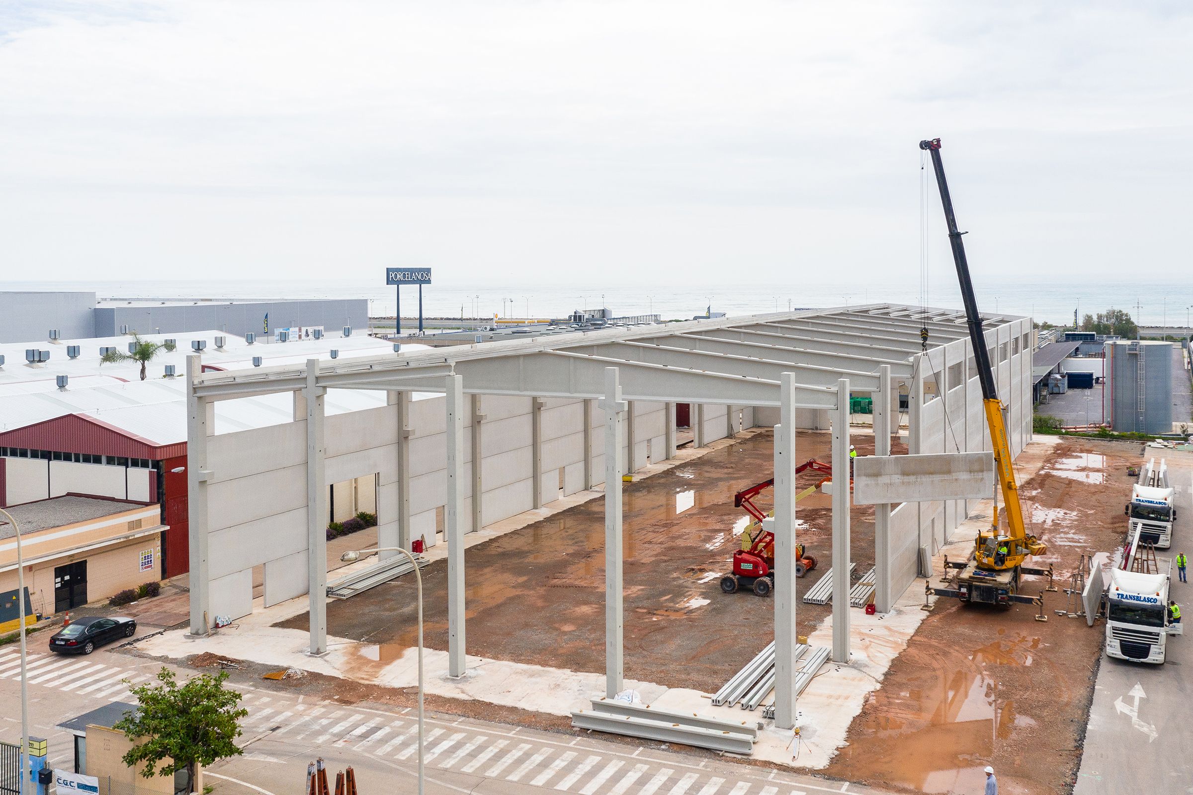 Vídeo aéreo de nave industrial en construcción — MediaPS Valencia