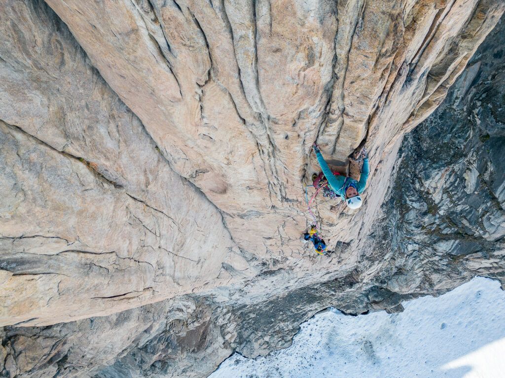 Cámara de MediaPS en un circo glaciar de Groenlandia durante el rodaje de Abriendo Camino Vol.2