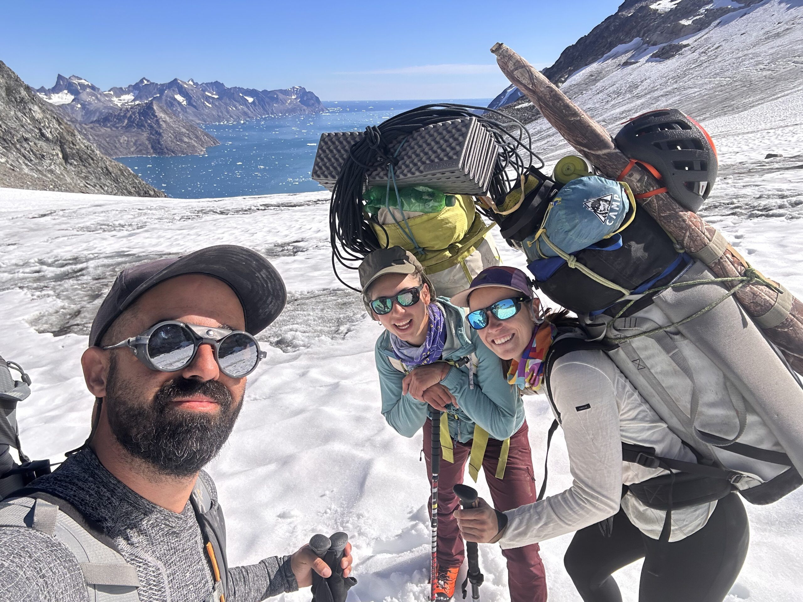 Paredes de granito Groenlandia escalada — equipo femenino alpinismo FEDME